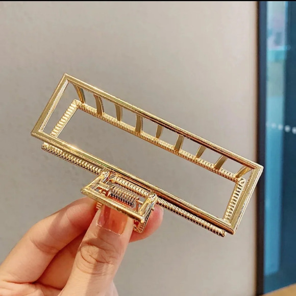 Accessories - Women's Fashion Gold Hollow Geometric Metal Clip Claw Hair Clip Accessories